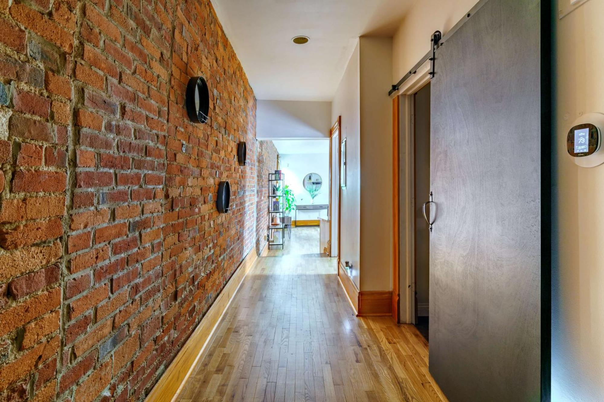 Prime Location Rated Clean Parking Free Hotel