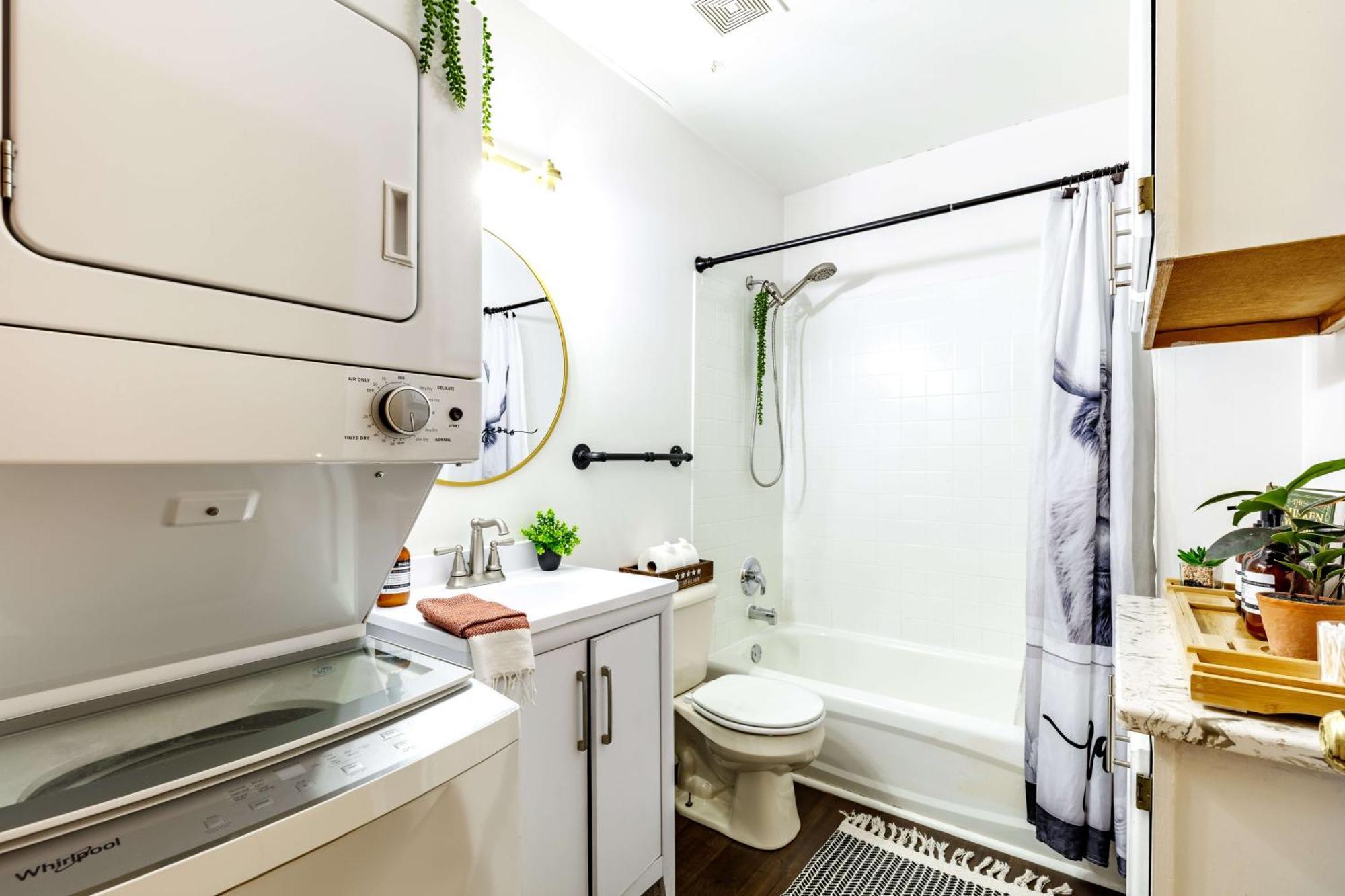 Prime Location Rated Clean Parking Free Hotel