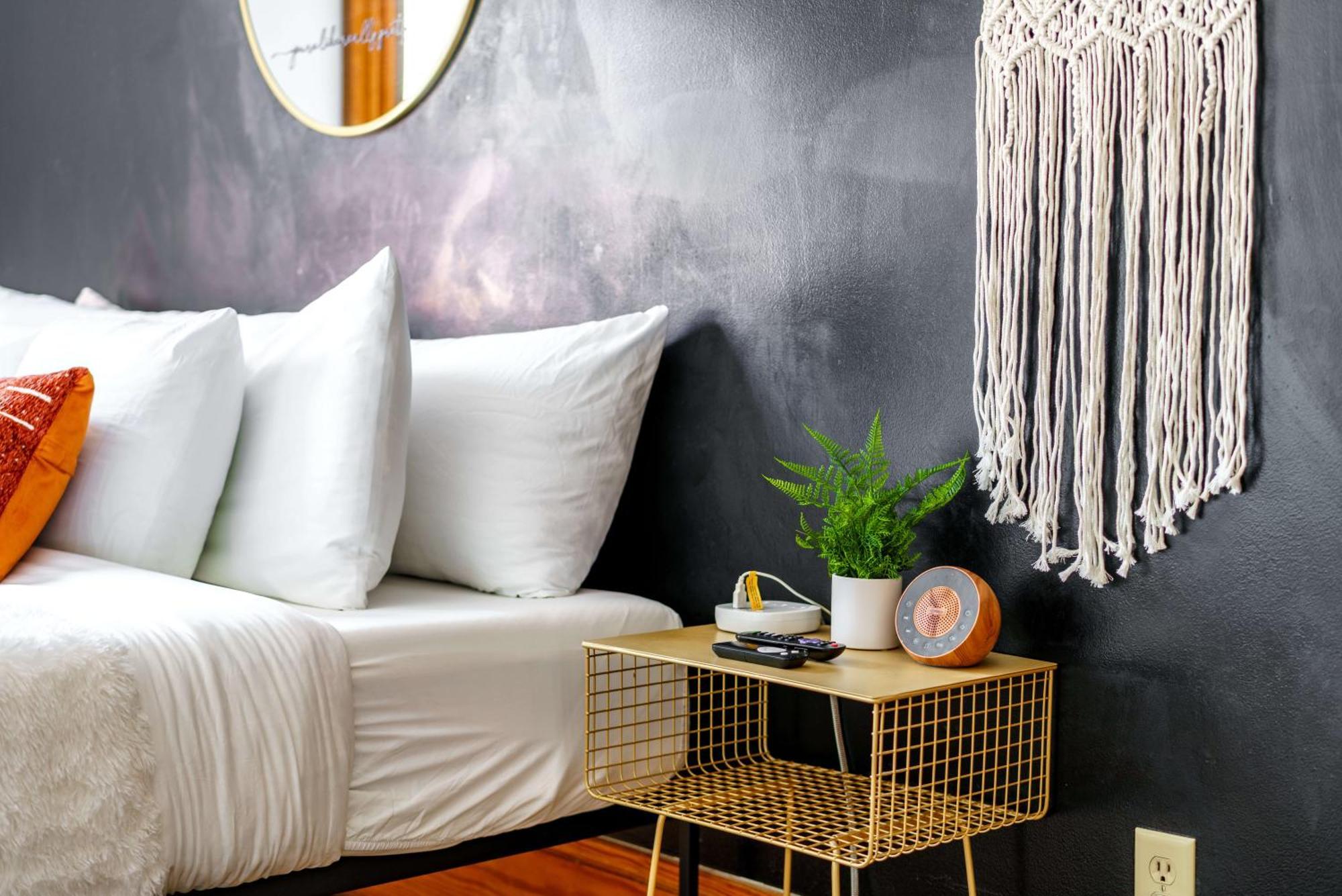 Hotel Prime Location Rated Clean Parking Free *